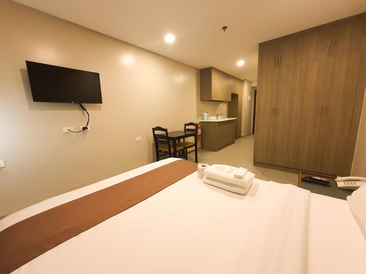 Lelita Hotel - Certified Quarantine Facility Makati City Екстер'єр фото