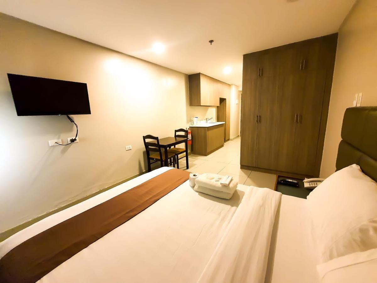 Lelita Hotel - Certified Quarantine Facility Makati City Екстер'єр фото